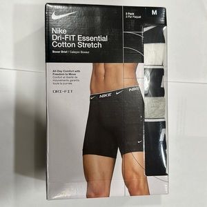 Nike Dri-Fit Essential cotton stretch size M